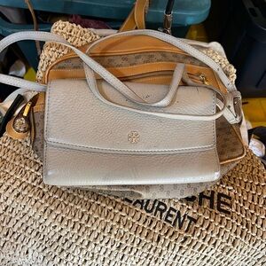 Authentic Tory Burch Gray Leather Crossbody Bag Wallet Silver gray good cond